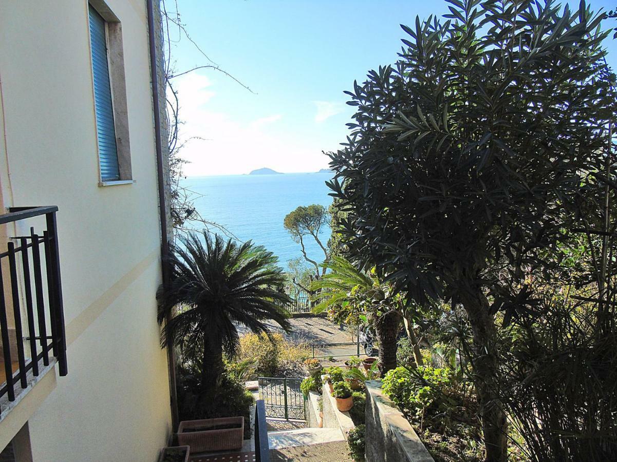 Fiori Sul Mare Apartment Теларо Екстериор снимка